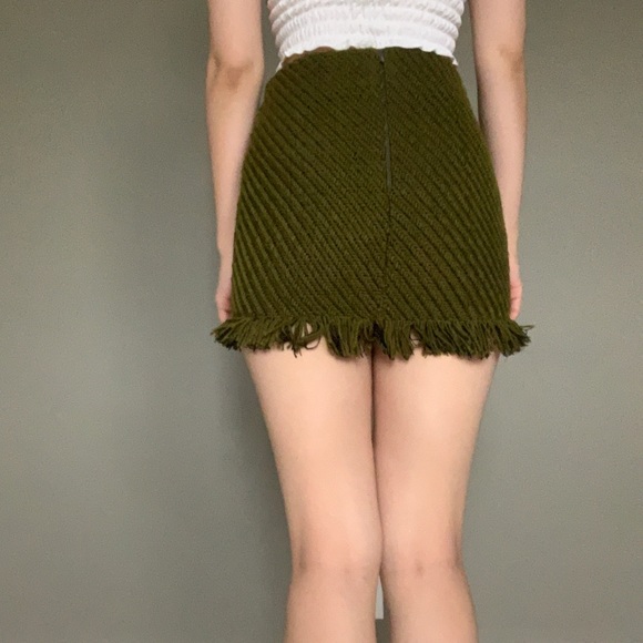 2/$25👗 Knitted Skirt - Picture 9 of 10
